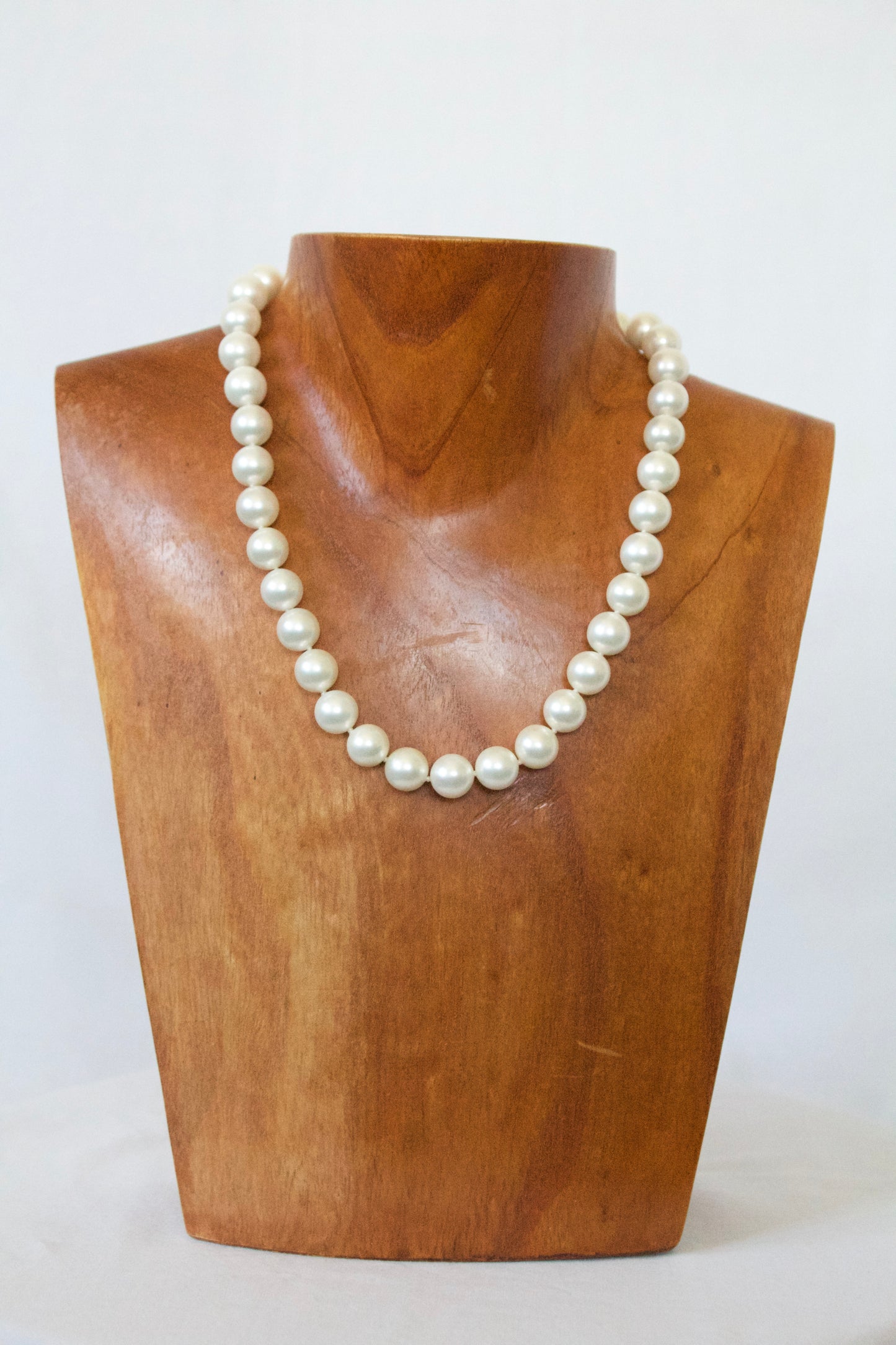 White Shell Pearl Necklace