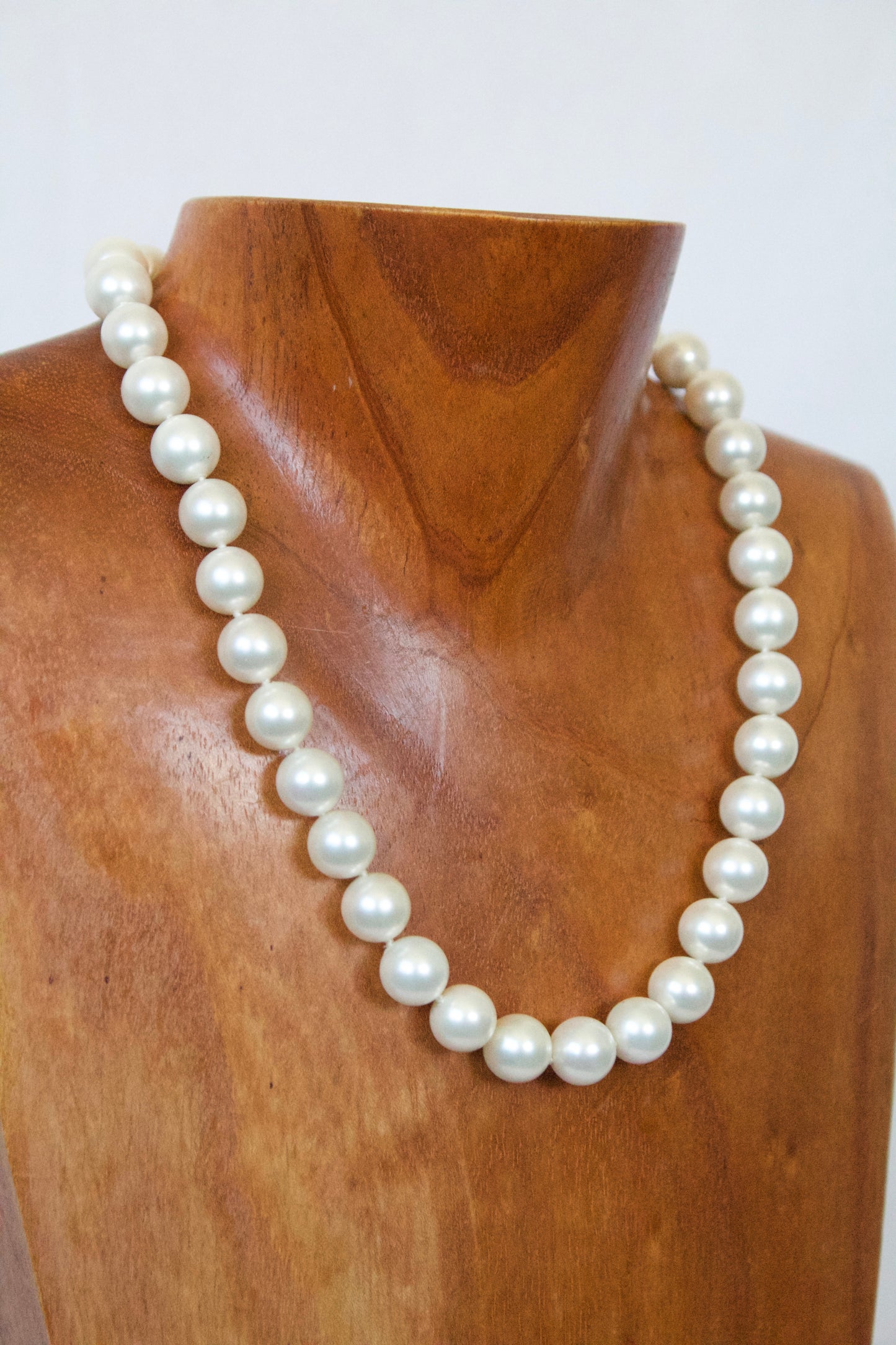 White Shell Pearl Necklace