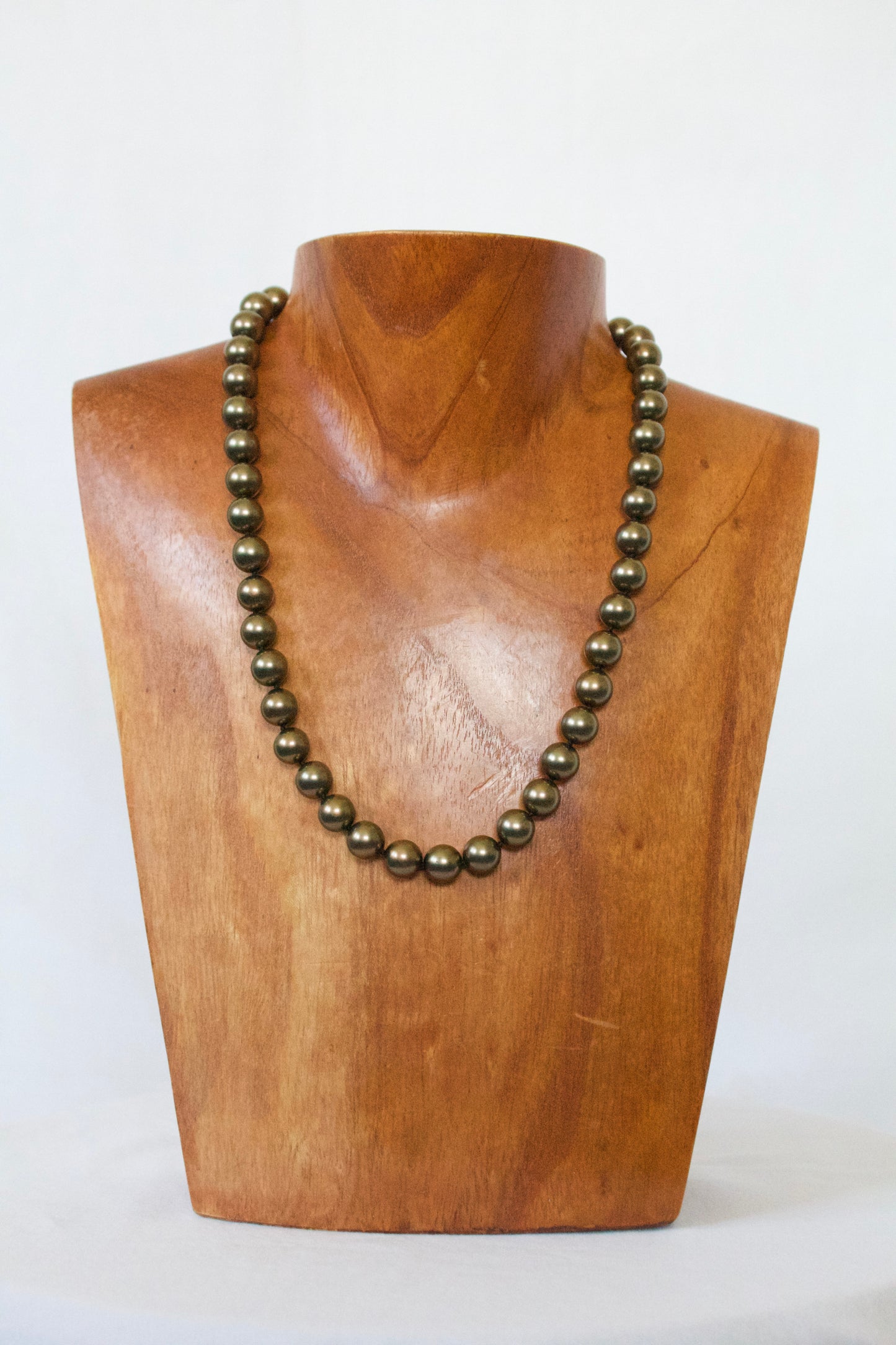Chocolate Shell Pearl Necklace