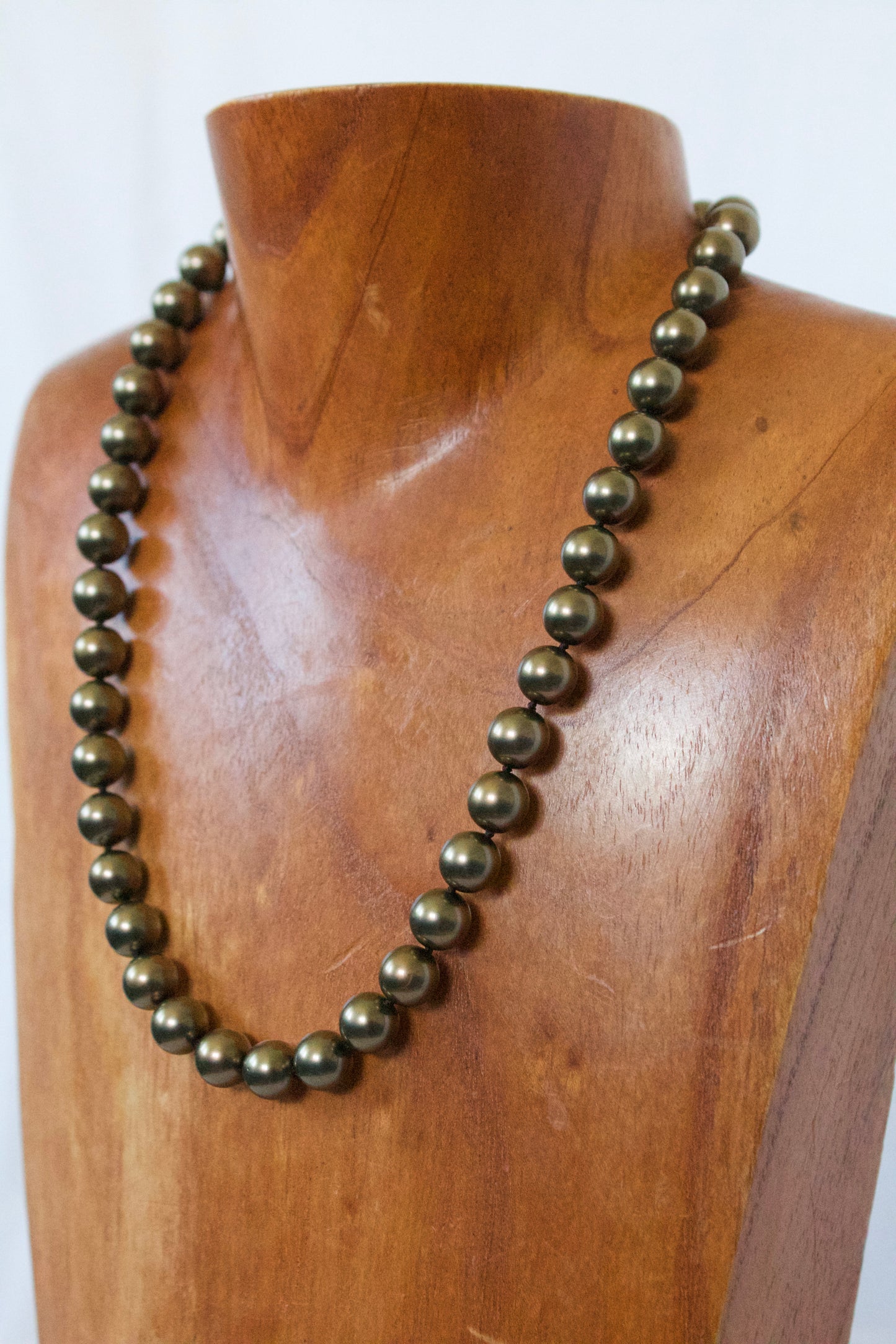 Chocolate Shell Pearl Necklace