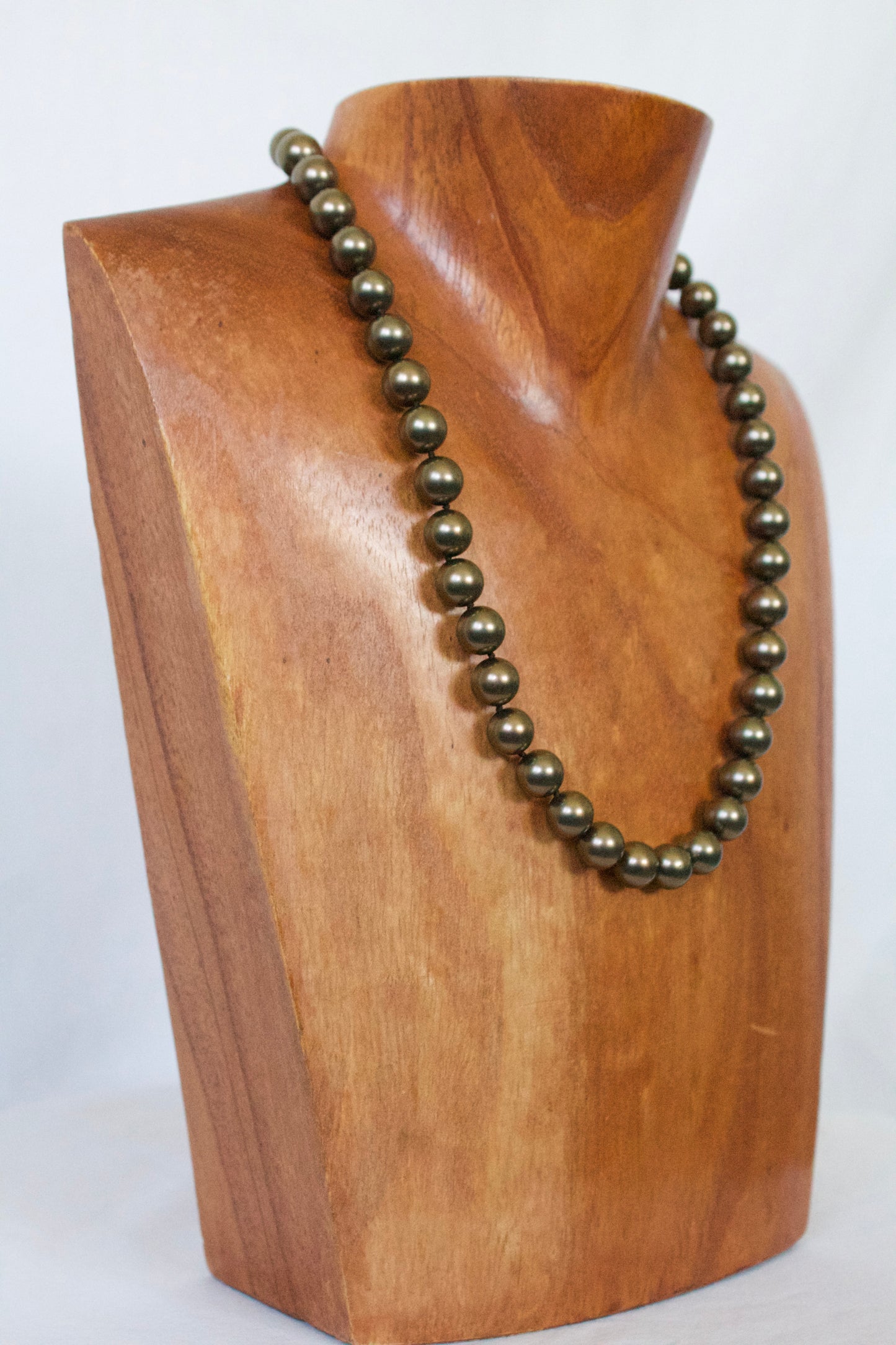 Chocolate Shell Pearl Necklace