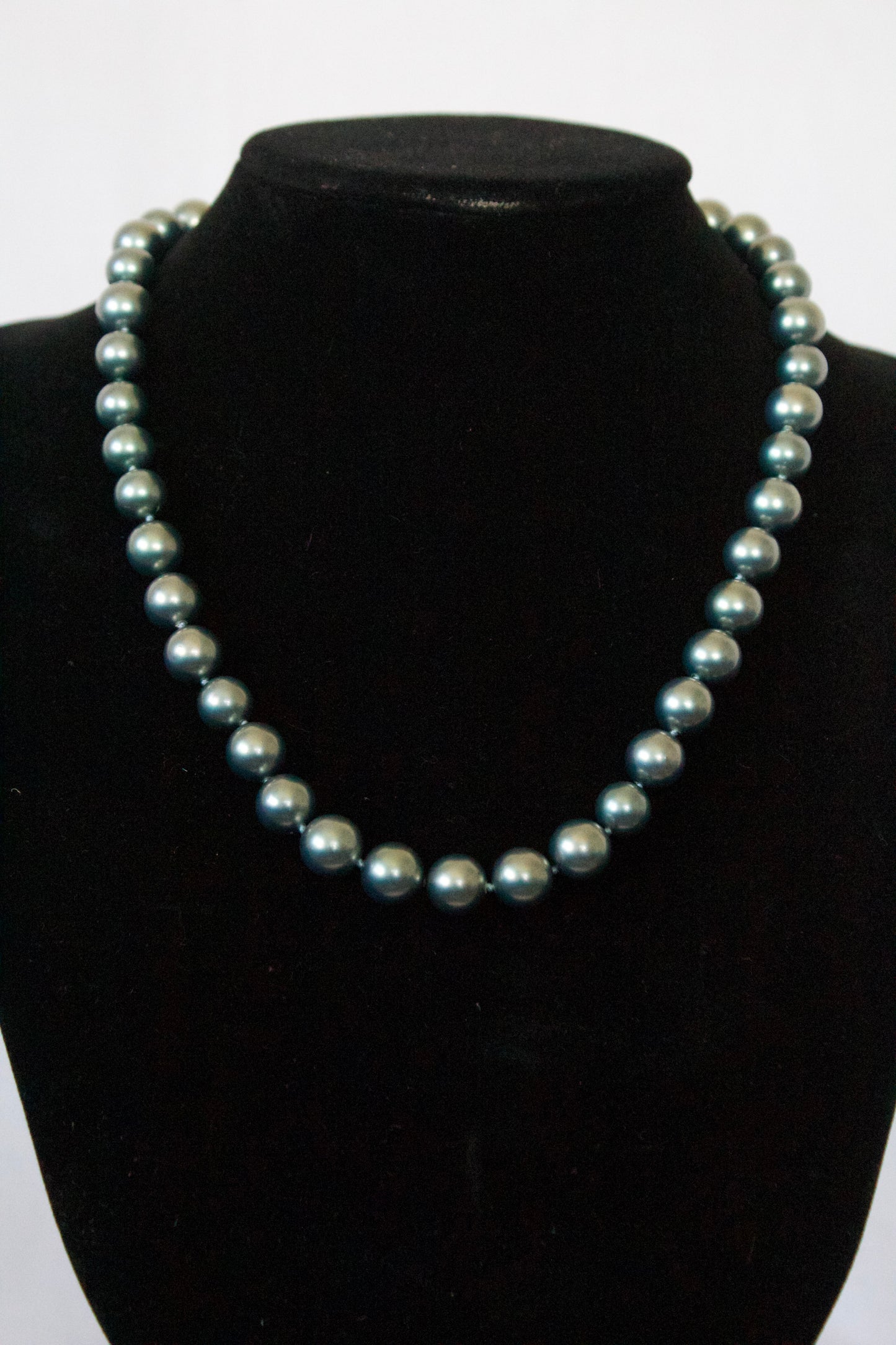 Blue/Gray Shell Pearl Necklace