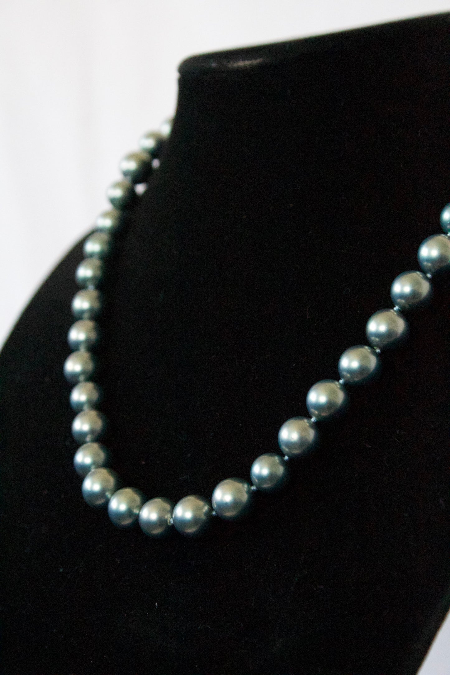 Blue/Gray Shell Pearl Necklace