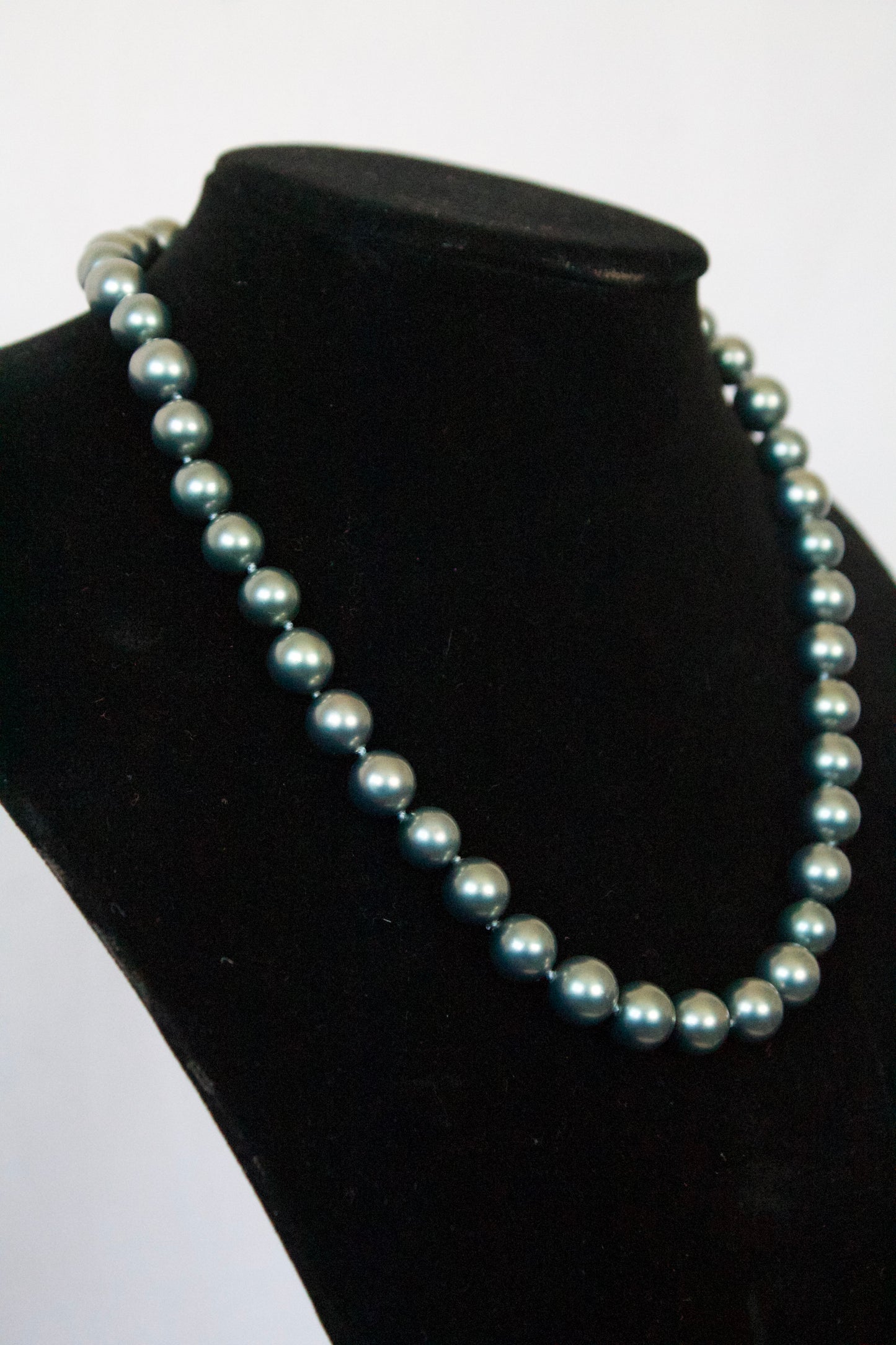 Blue/Gray Shell Pearl Necklace