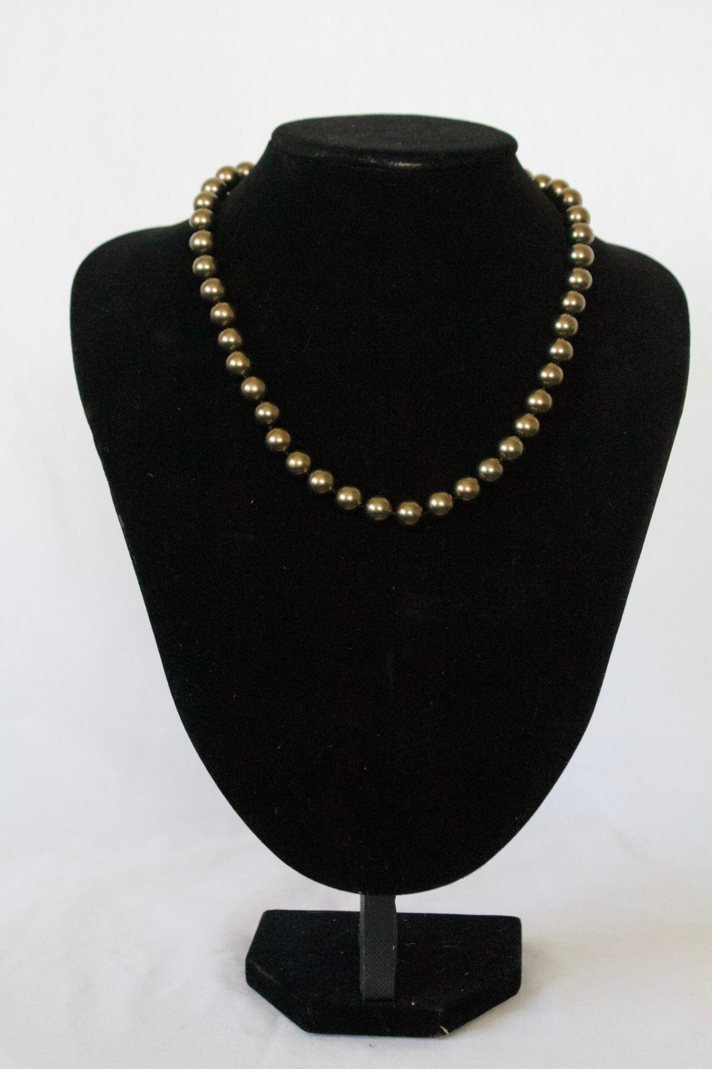 Chocolate Shell Pearl Necklace