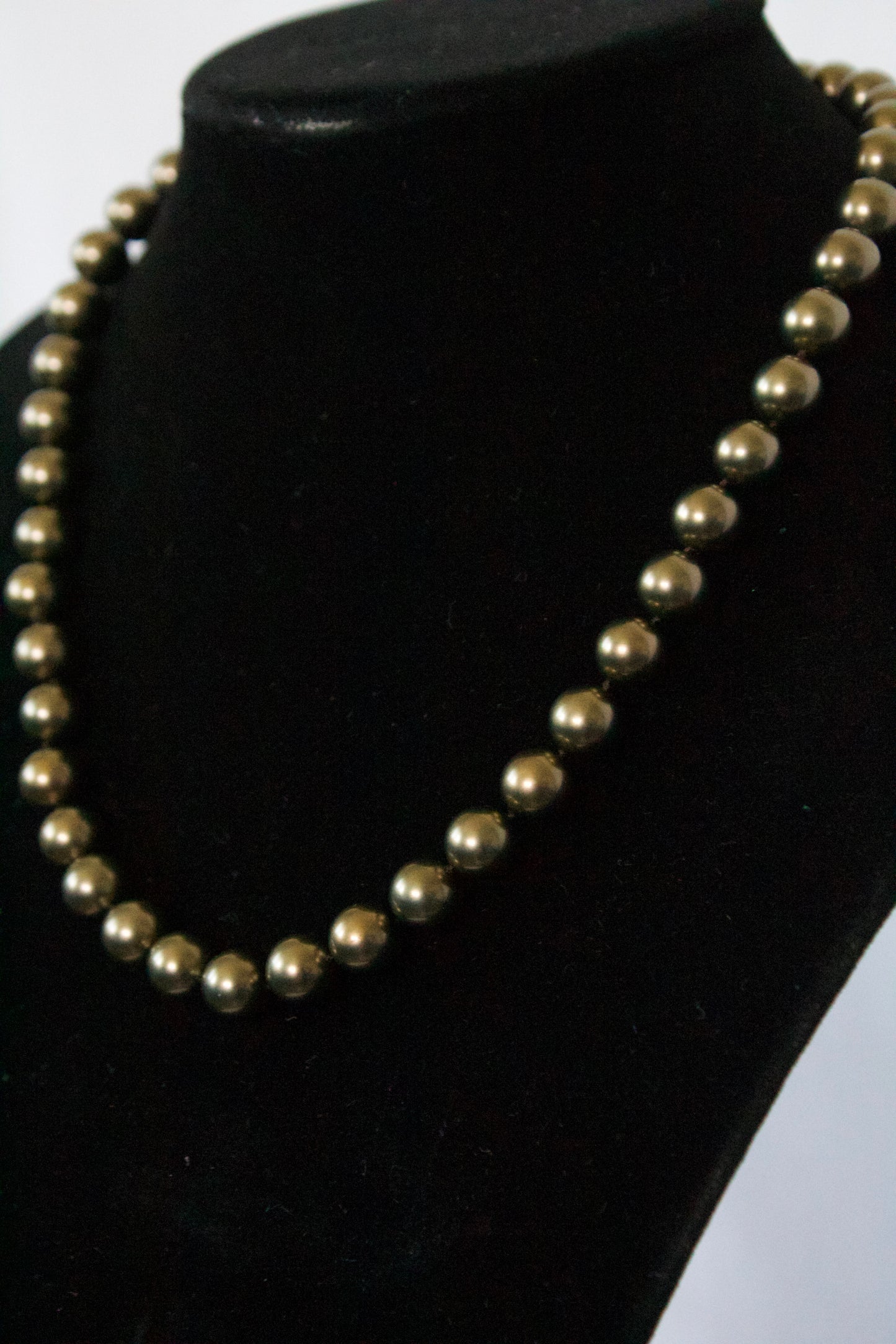 Chocolate Shell Pearl Necklace
