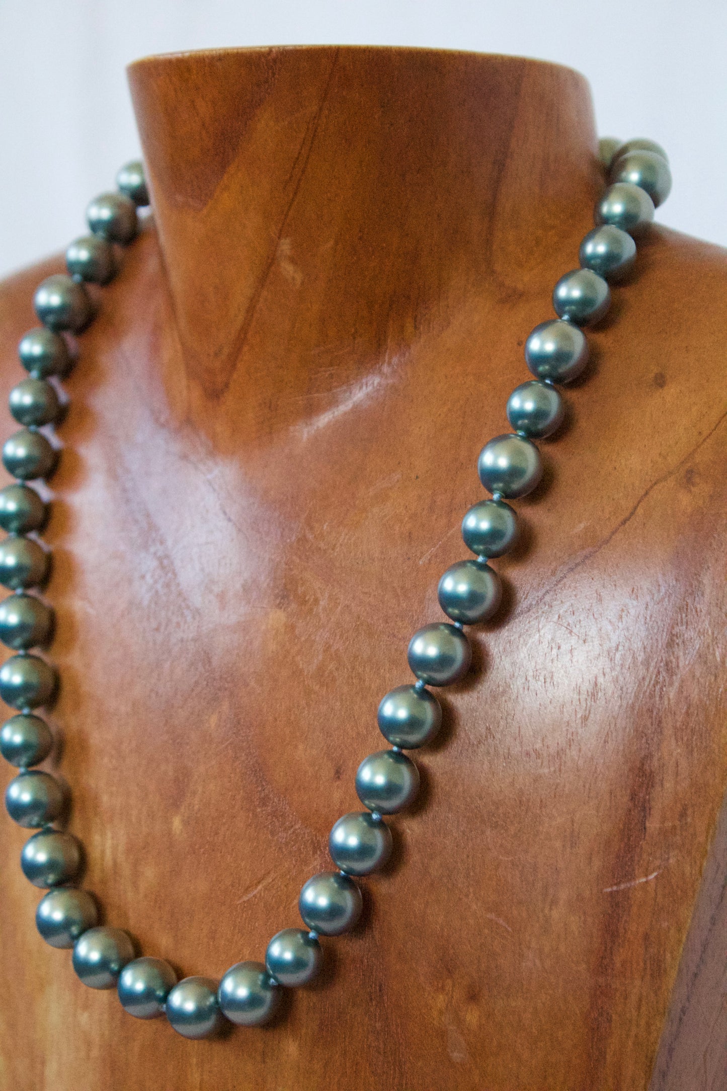 Blue/Gray Shell Pearl Necklace