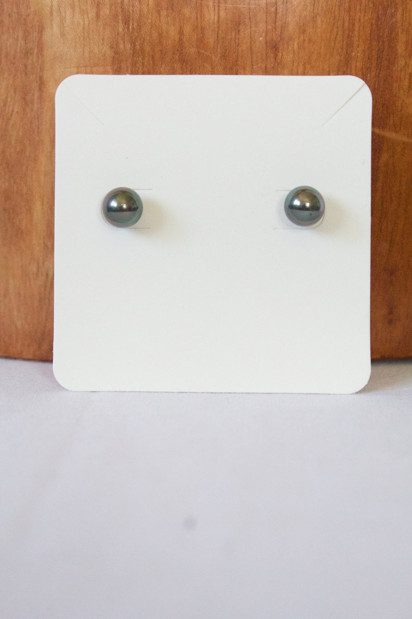 Small Shell Pearl Stud Earring