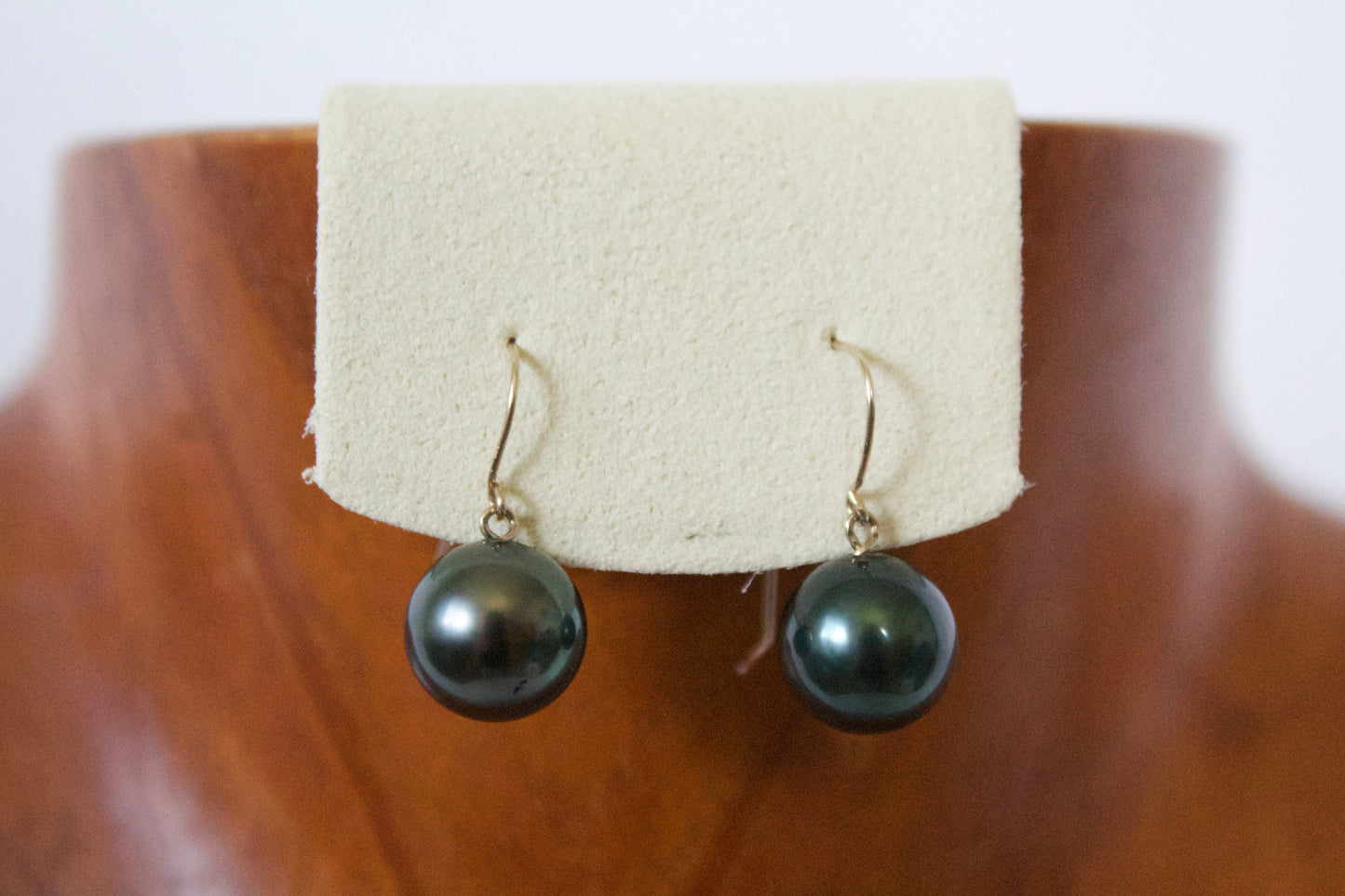14K White Gold Tahitian Pearl Earring